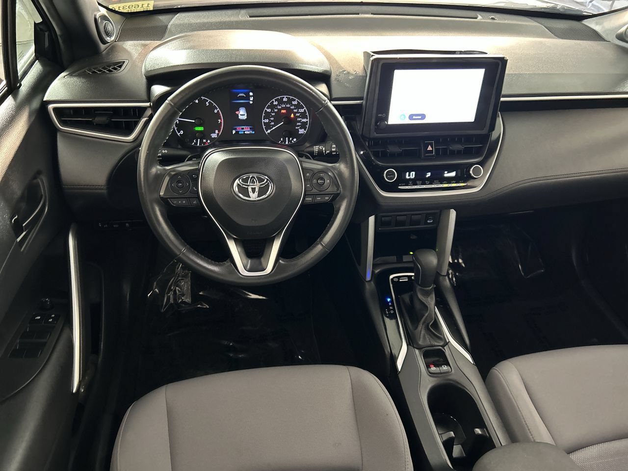 Used 2024 Toyota Corolla Cross AWD Hybrid w/ Moonroof Package image 23