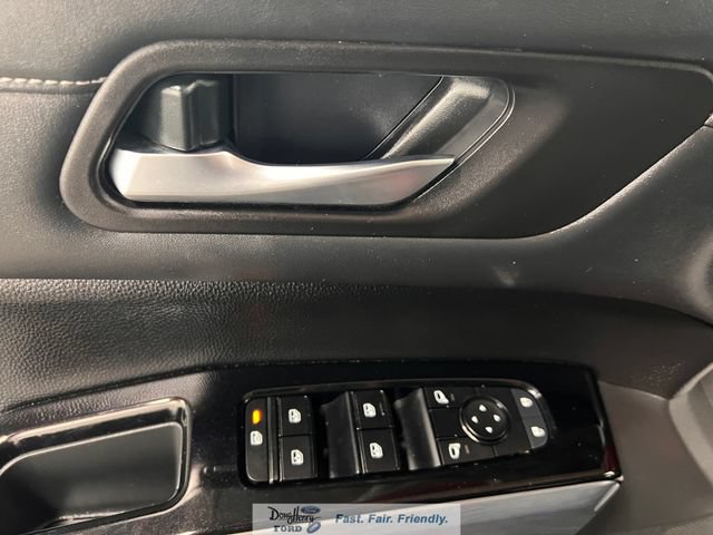 Used 2023 Nissan Pathfinder SL AWD/4WD image 24