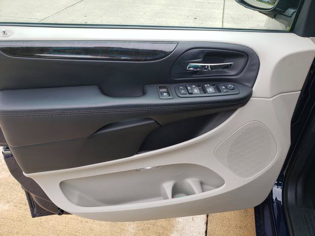 Used 2016 Dodge Grand Caravan SE w/ Quick Order Package 29E SE FWD image 11
