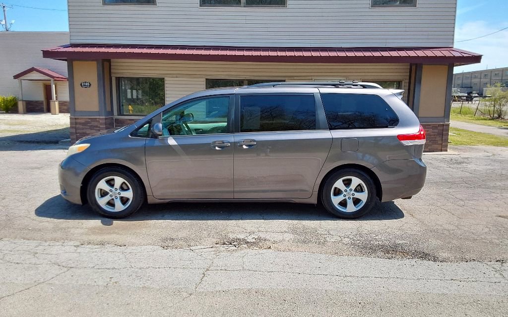 Used 2011 Toyota Sienna LE