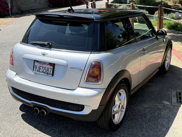 Used 2009 MINI Cooper S FWD image 2