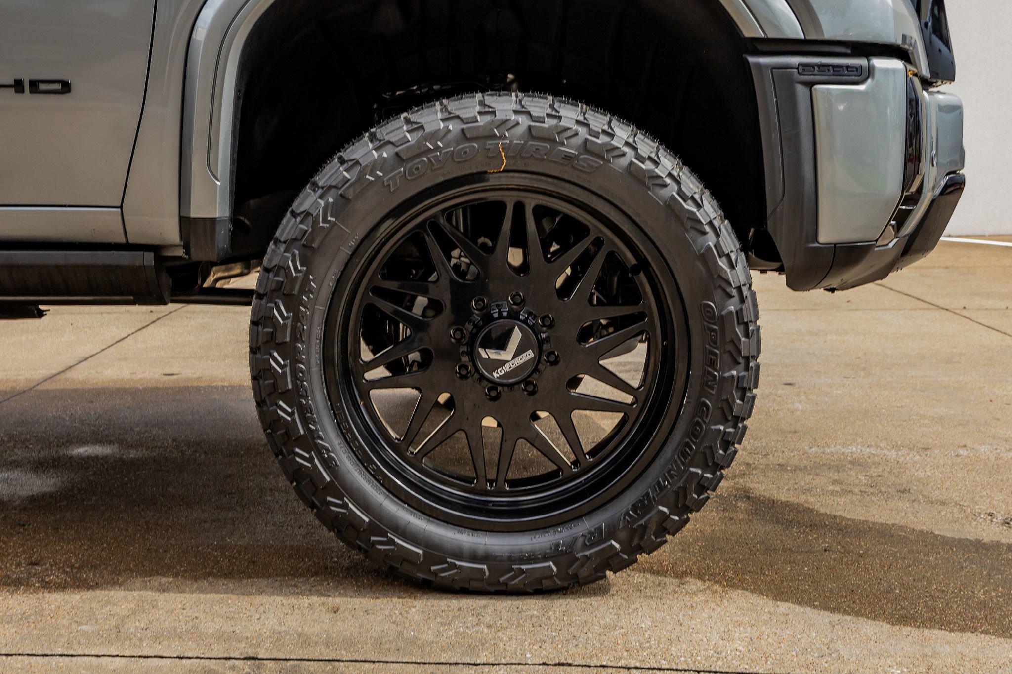 Used 2026 GMC Sierra 2500 AT4X image 12