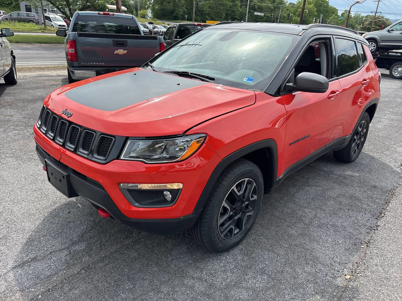 Used 2018 Jeep Compass Trailhawk w/ Navigation Group AWD/4WD image 2