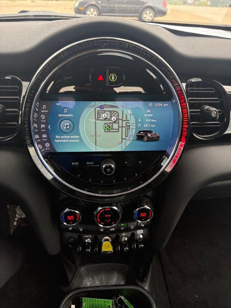 Used 2024 MINI Cooper SE FWD image 16