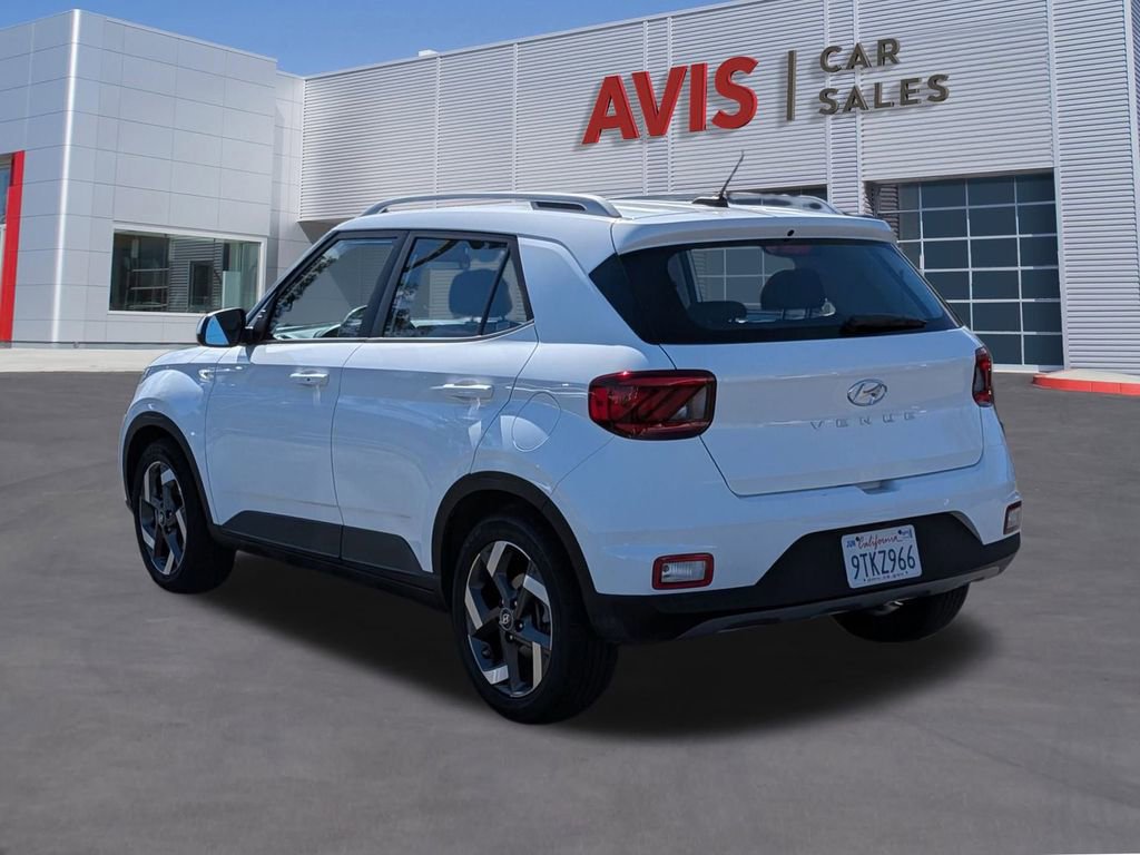 Used 2025 Hyundai Venue SEL image 9