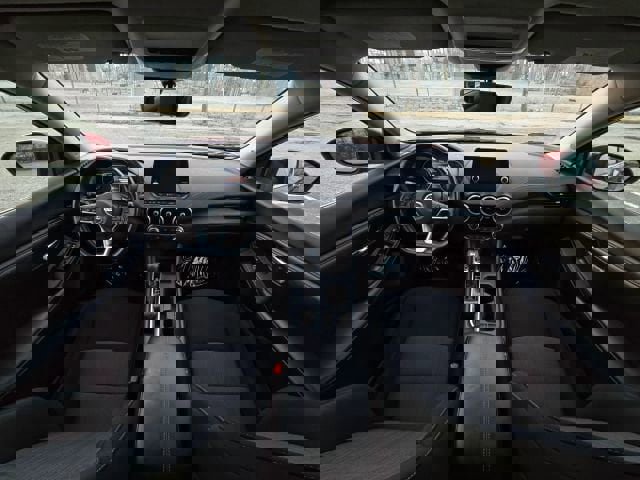 Used 2022 Nissan Sentra SV w/ Lighting Package image 18