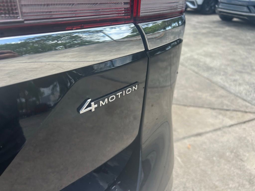 Used 2024 Volkswagen Atlas SEL AWD/4WD image 32