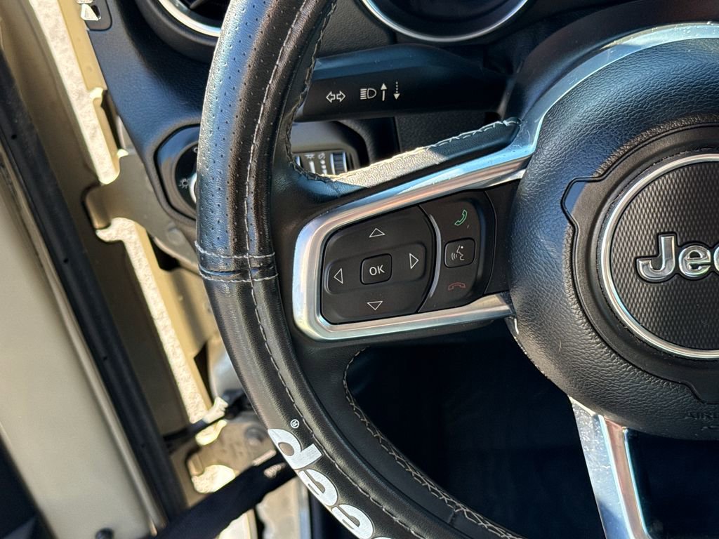 Used 2020 Jeep Gladiator Overland image 15