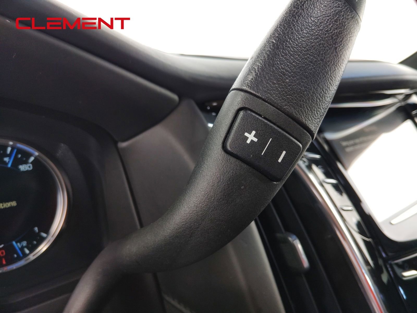 Used 2016 Cadillac Escalade ESV Platinum image 17