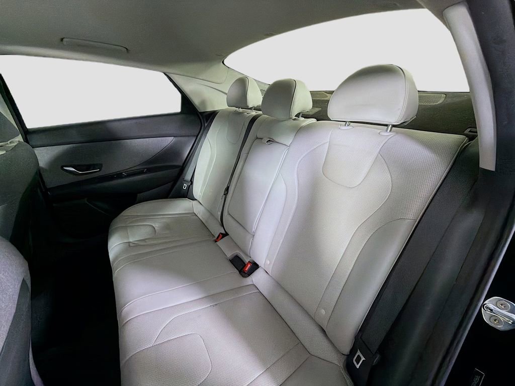 Used 2023 Hyundai Elantra Limited FWD image 25