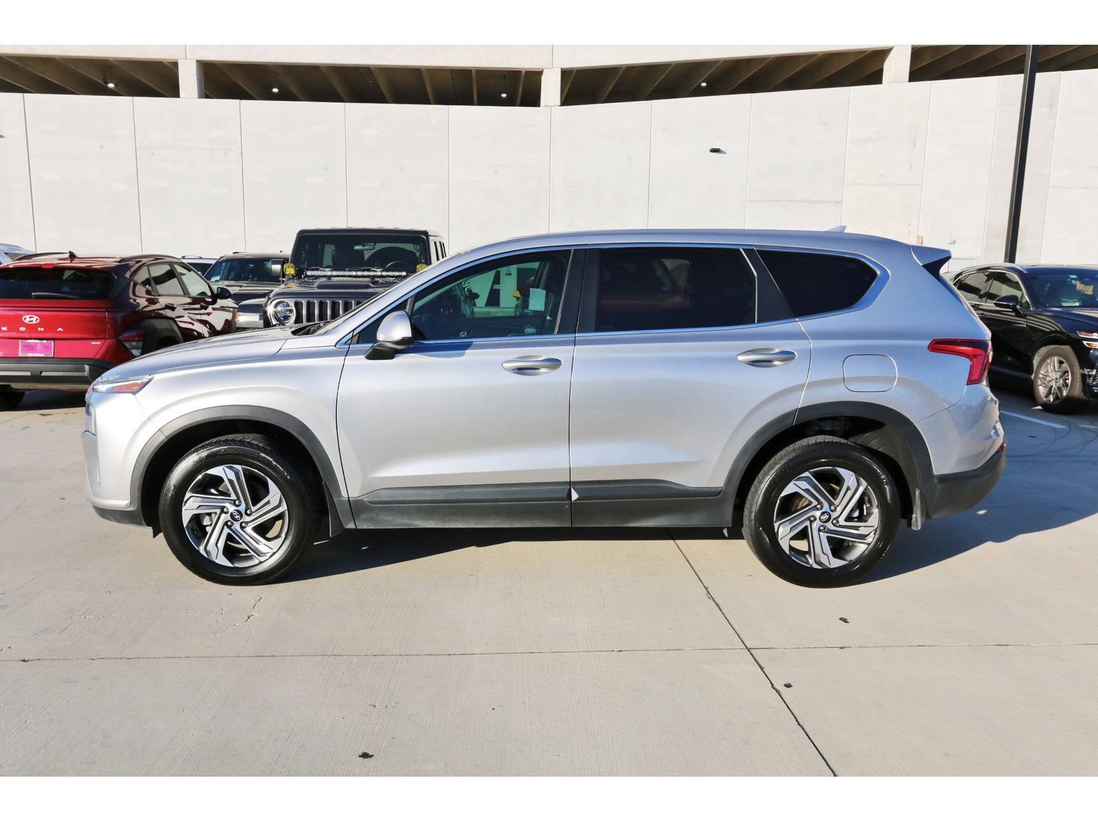 Used 2021 Hyundai Santa Fe SE image 3