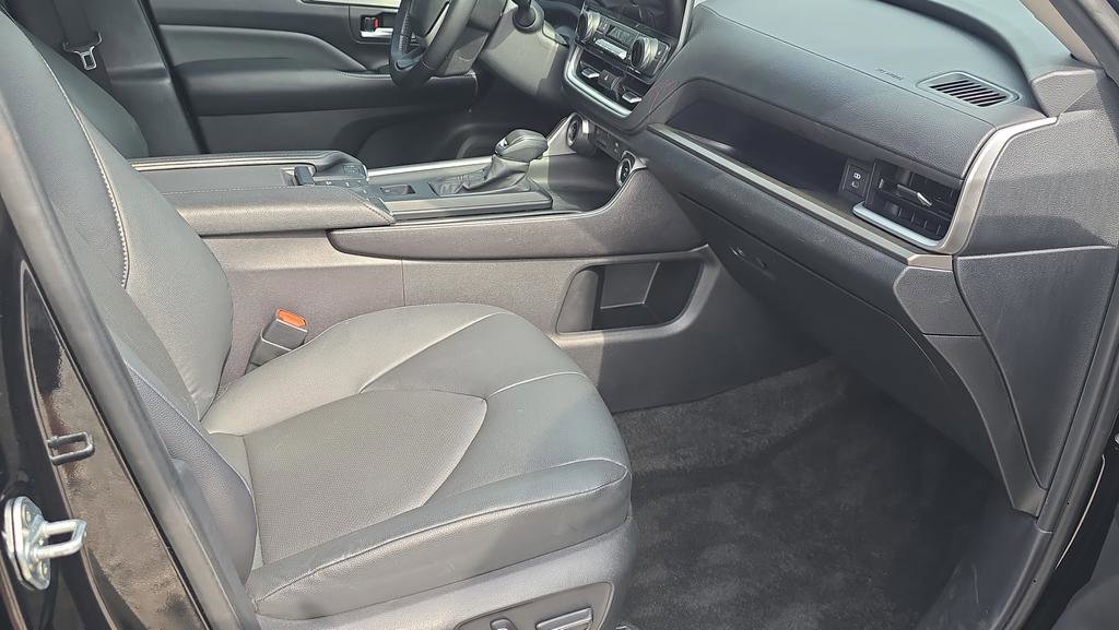 Used 2024 Toyota Grand Highlander XLE image 13