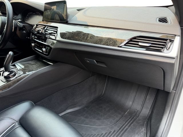 Used 2020 BMW M550i xDrive w/ Executive Package AWD/4WD image 28