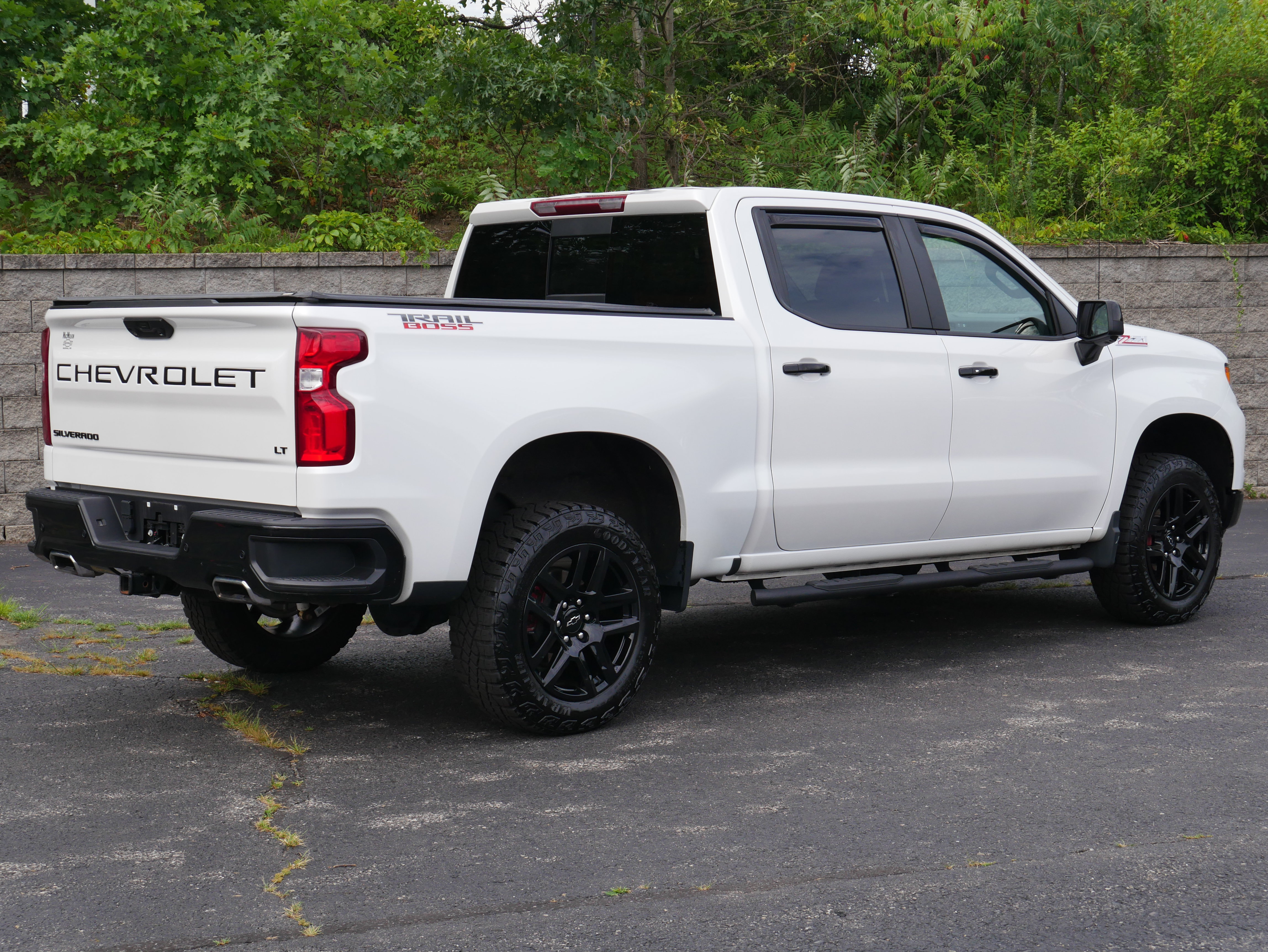 Certified 2022 Chevrolet Silverado 1500 LT Trail Boss w/ LT Trail Boss Premium Package AWD/4WD image 8