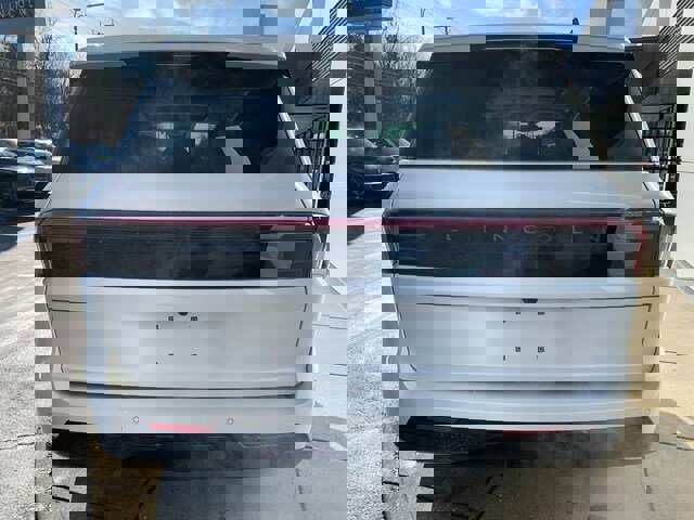 New 2026 Lincoln Navigator Reserve image 11
