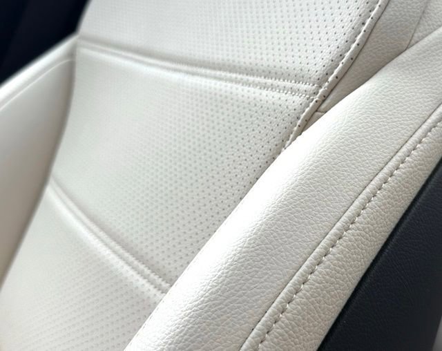 Used 2024 Mercedes-Benz GLC 300 4MATIC image 21