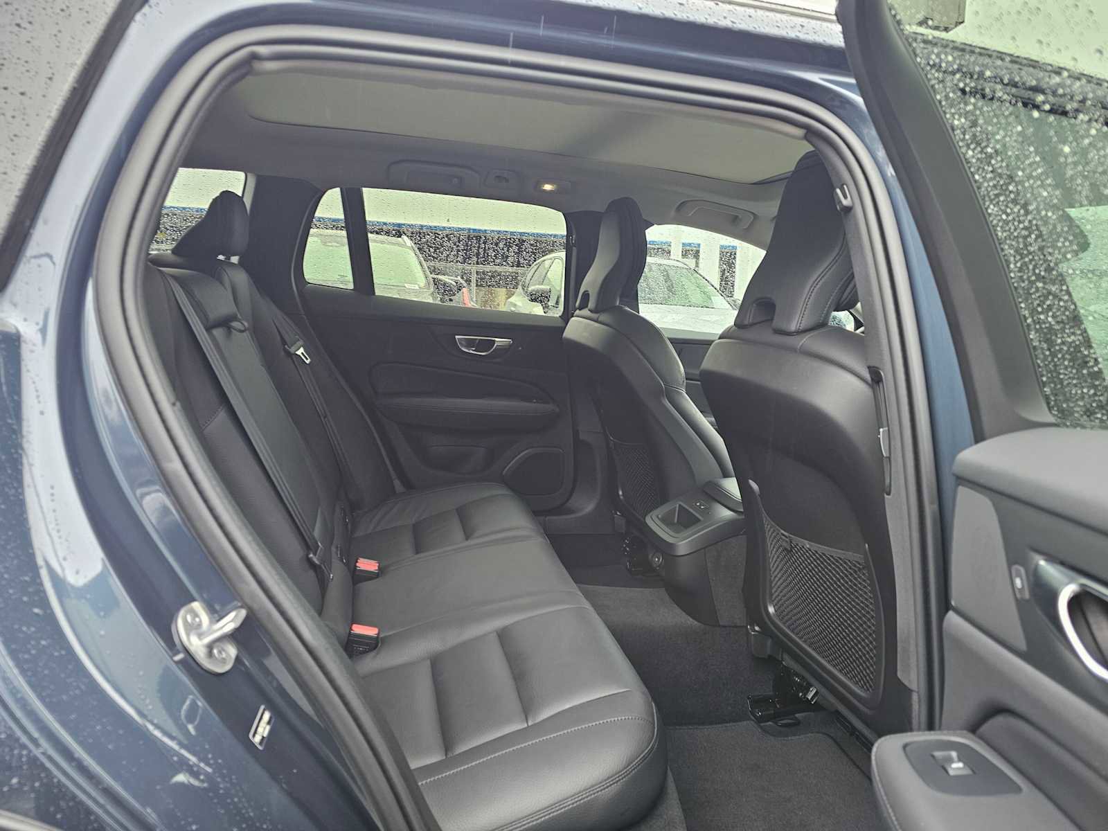 Certified 2025 Volvo V60 B5 Cross Country Plus image 13