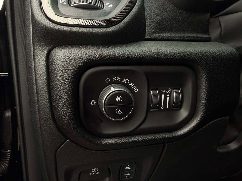 New 2026 RAM 1500 RHO w/ Bed Utility Group image 32