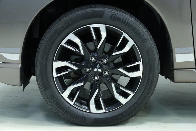 Used 2018 Mitsubishi Outlander SEL image 7