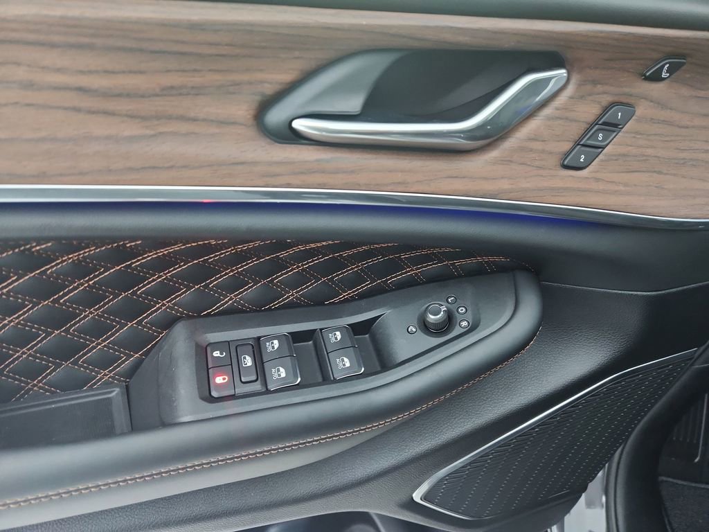 New 2025 Jeep Grand Cherokee L Summit w/ Obsidian Package image 21