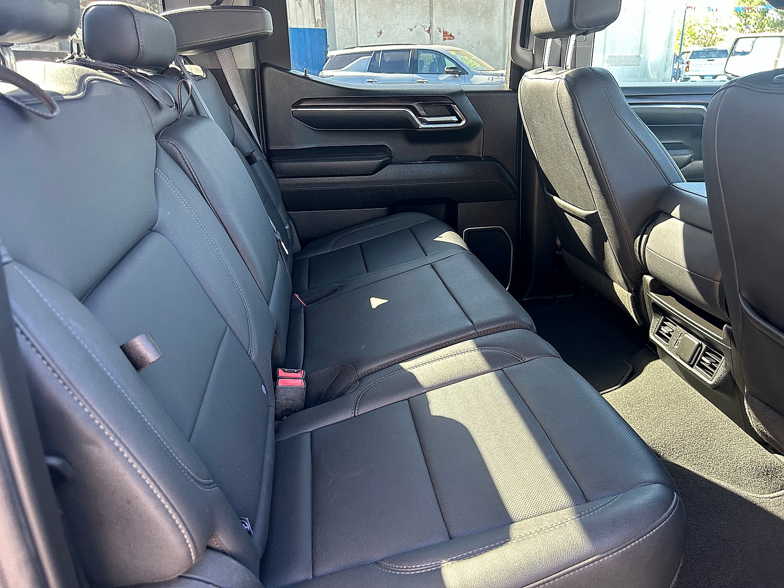 Used 2024 GMC Sierra 1500 SLT AWD/4WD image 26