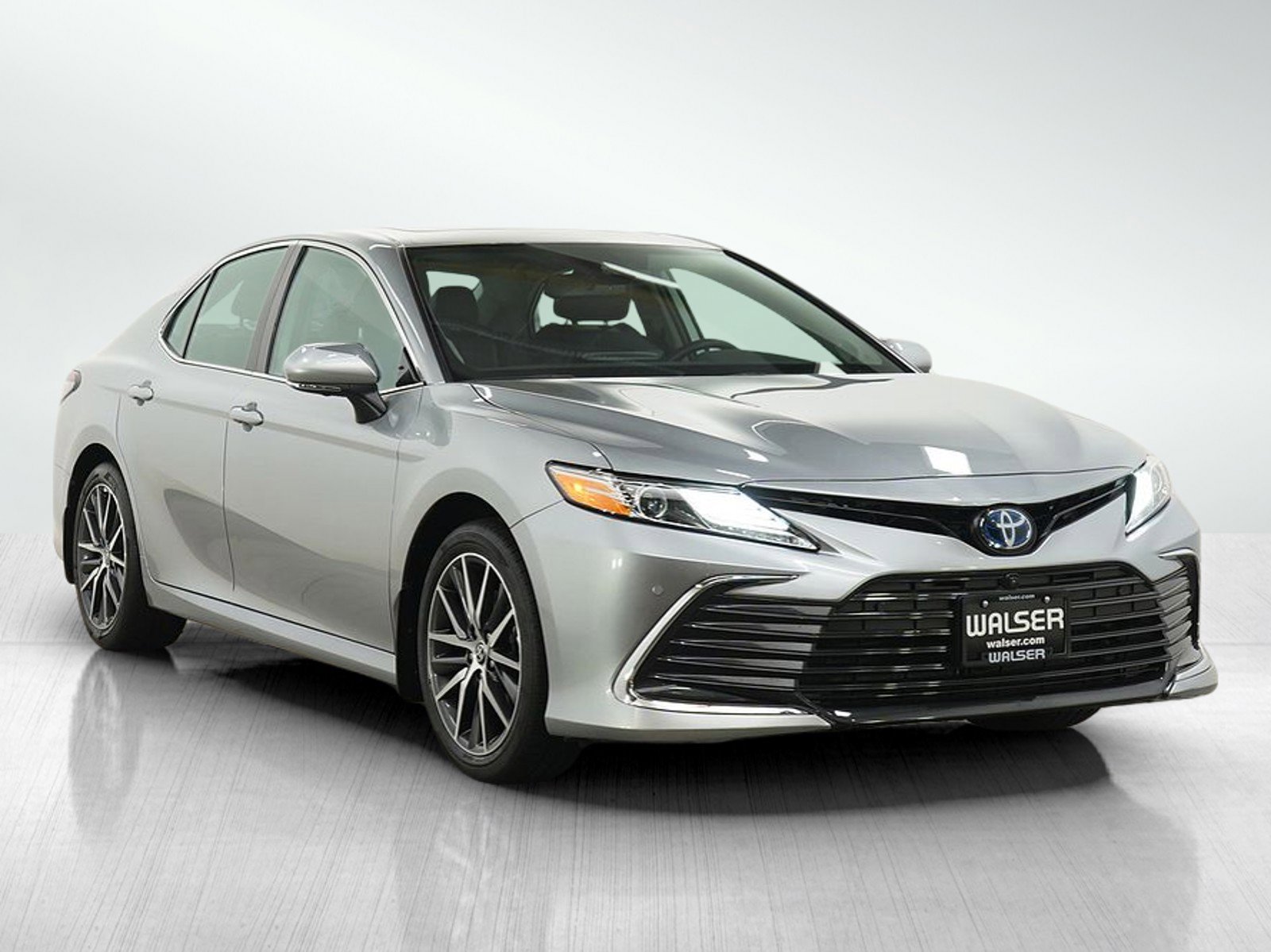 Used 2024 Toyota Camry XLE w/ Navigation Package FWD image 7