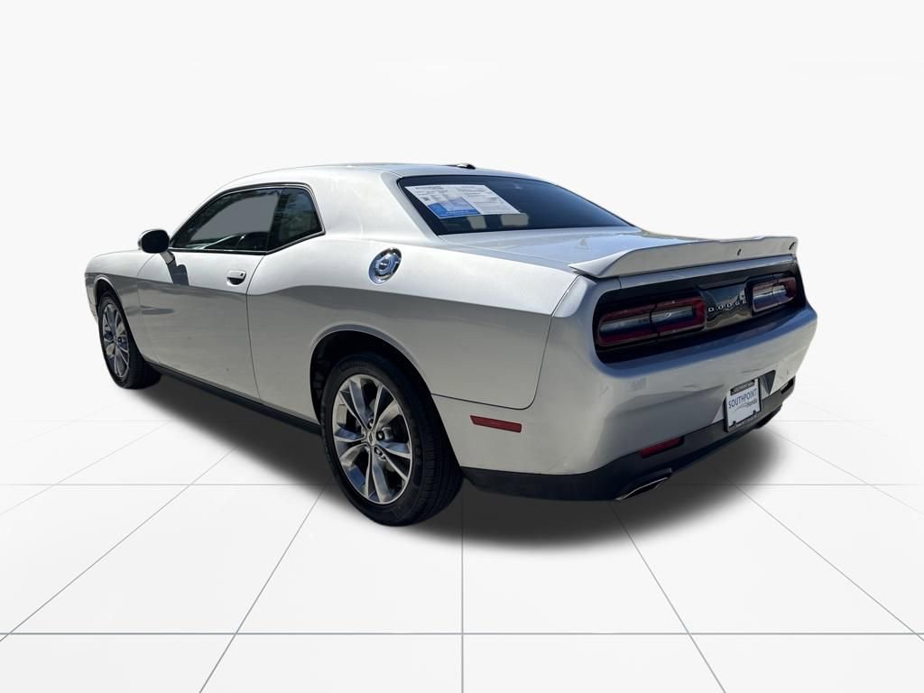 Used 2021 Dodge Challenger SXT image 6