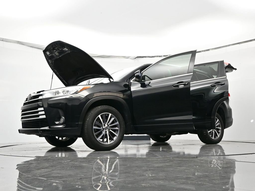 Used 2017 Toyota Highlander image 47