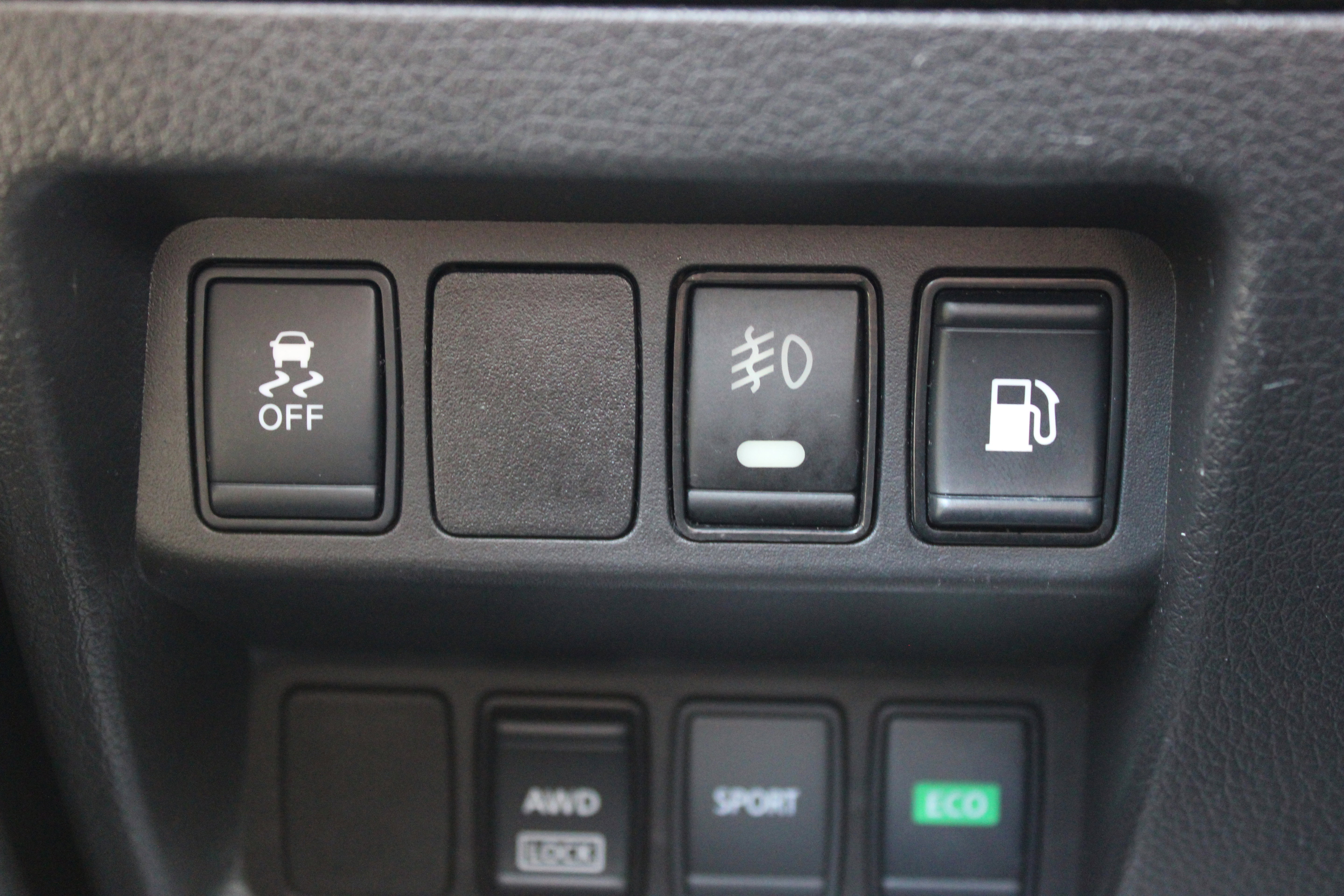 Used 2018 Nissan Rogue S image 25