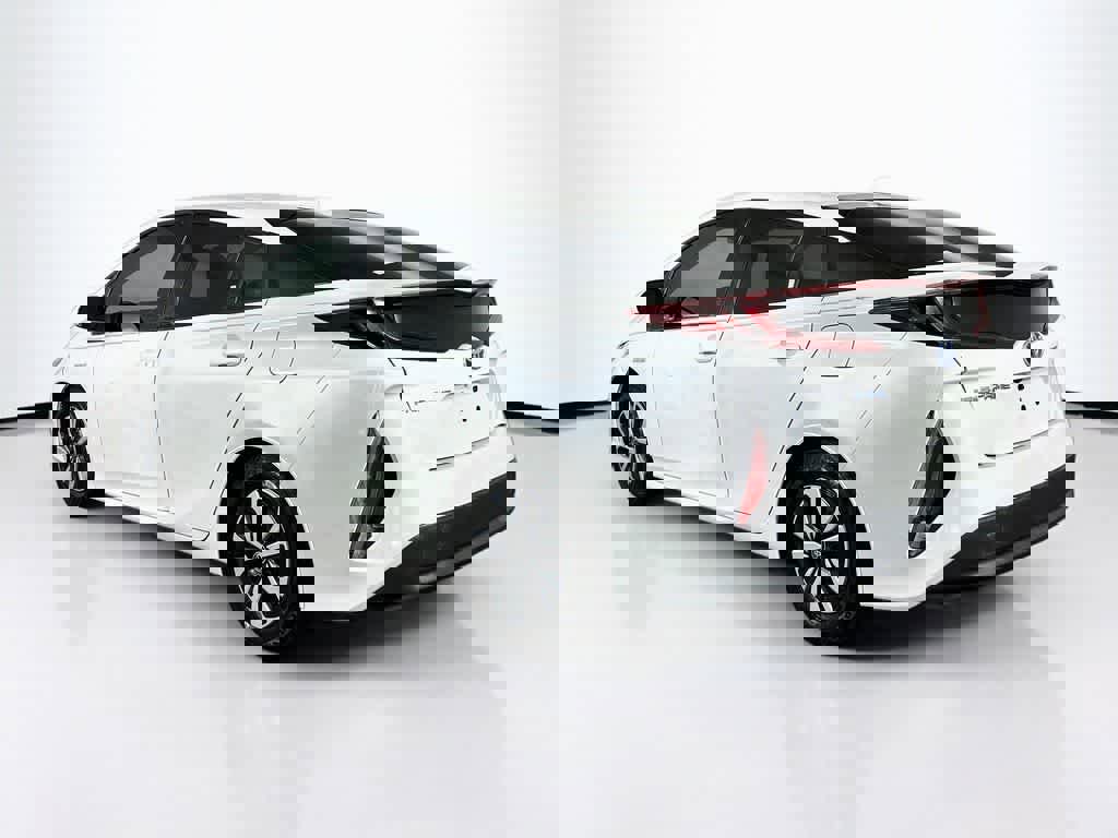 Used 2019 Toyota Prius Prime Plus FWD image 4