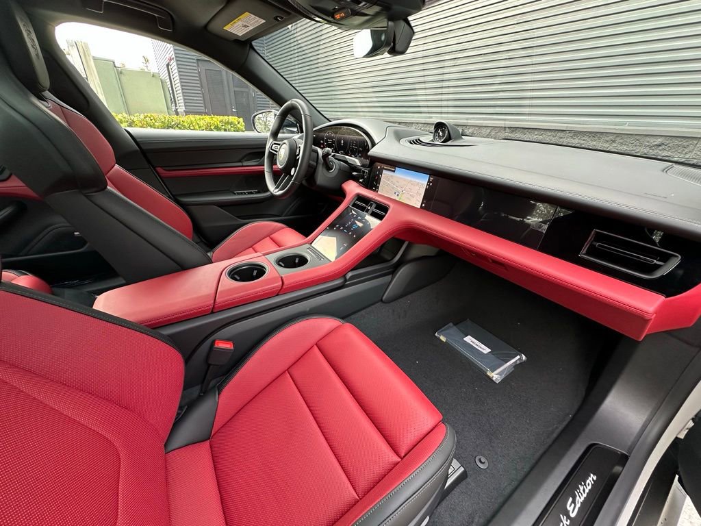 Used 2026 Porsche Taycan image 40