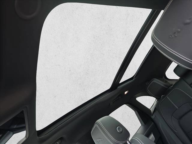 Certified 2025 Jaguar F-PACE R-Dynamic S image 29