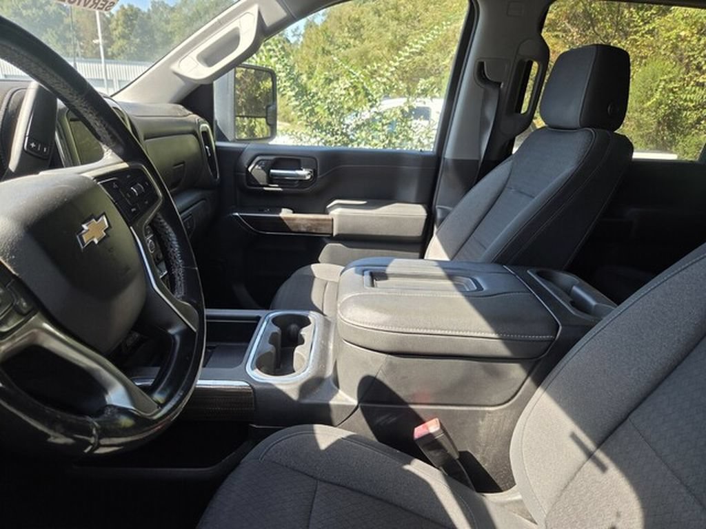Used 2022 Chevrolet Silverado 2500 LT w/ Convenience Package AWD/4WD image 5