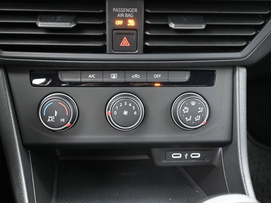 Used 2023 Volkswagen Jetta Sport image 14