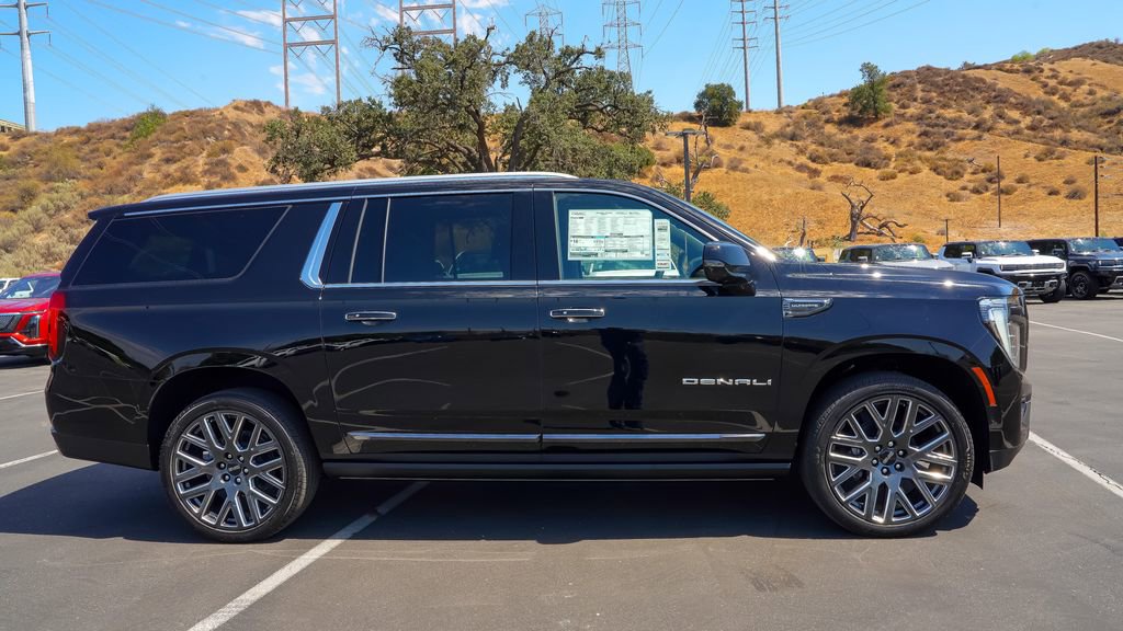 New 2026 GMC Yukon XL Denali Ultimate AWD/4WD image 7