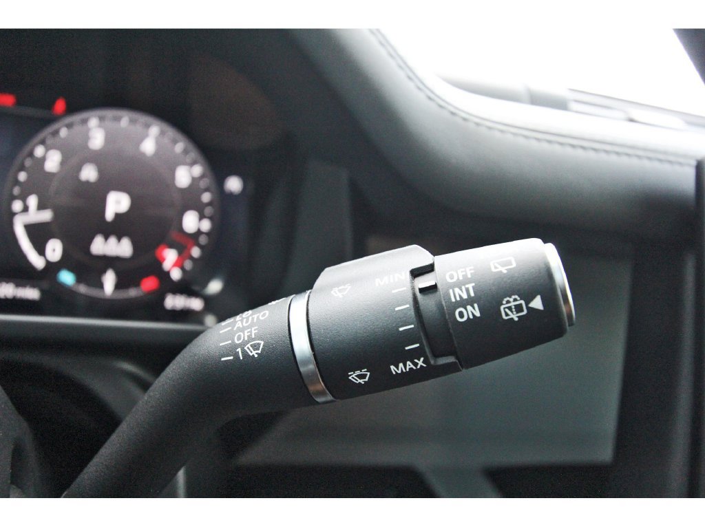 Used 2024 Land Rover Defender 110 SE AWD/4WD image 18
