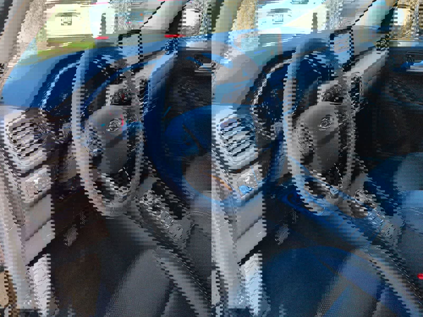 Used 2020 Ford Escape SEL image 10