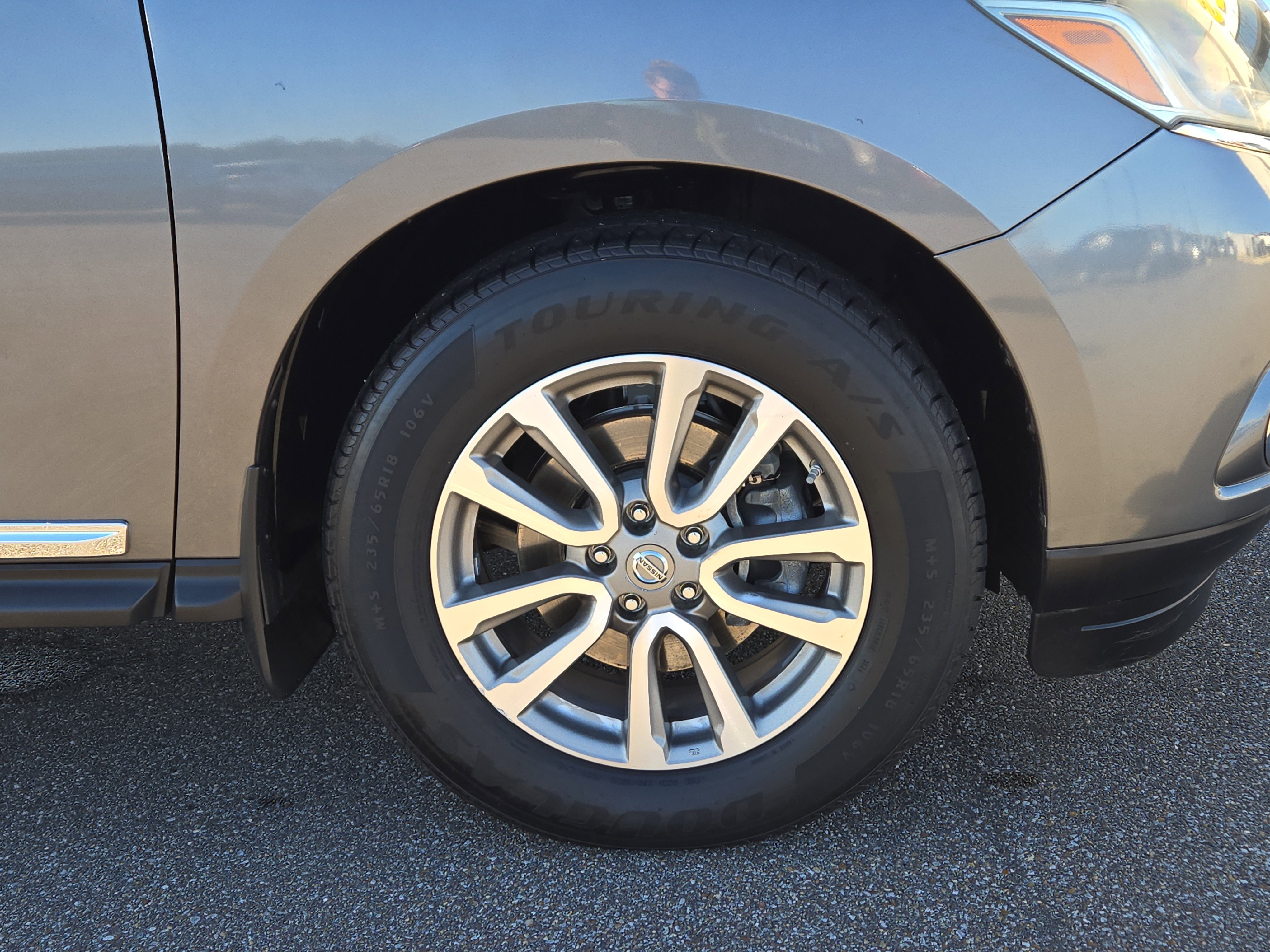 Used 2015 Nissan Pathfinder SL image 3