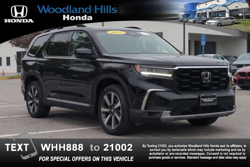 Certified 2025 Honda Pilot Touring image 3