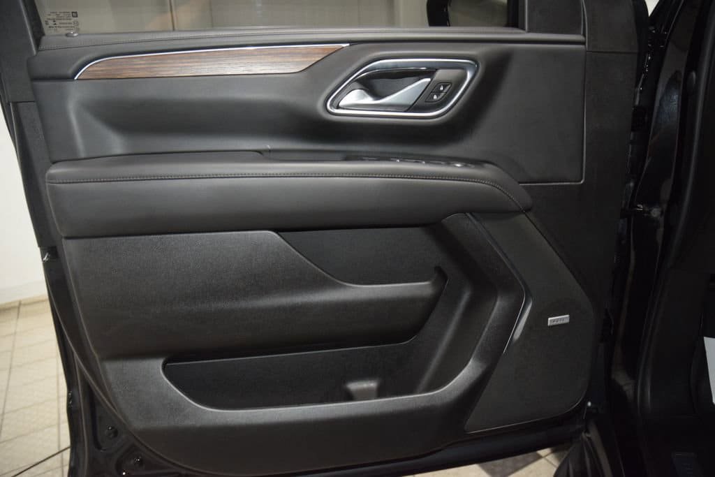 Used 2023 Chevrolet Suburban High Country AWD/4WD image 45