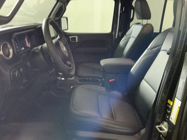 Used 2025 Jeep Gladiator Sport image 17