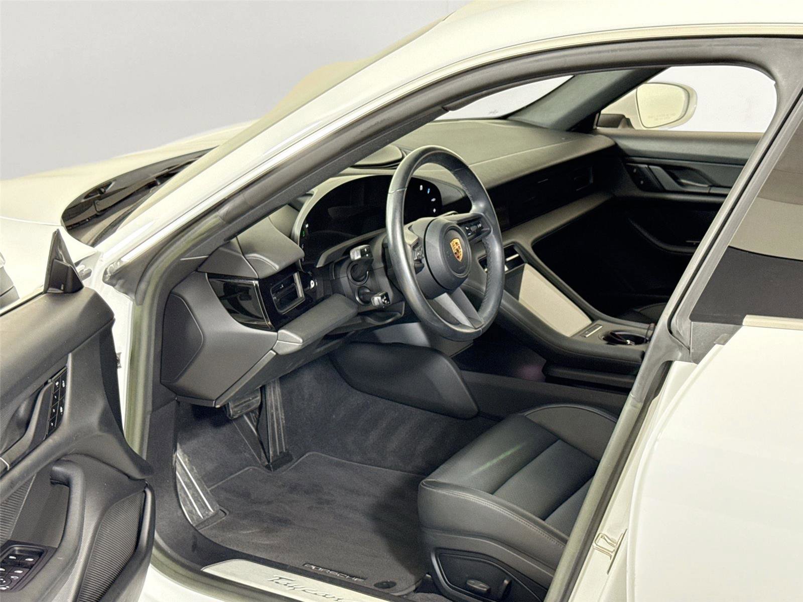 Used 2023 Porsche Taycan 4S image 13