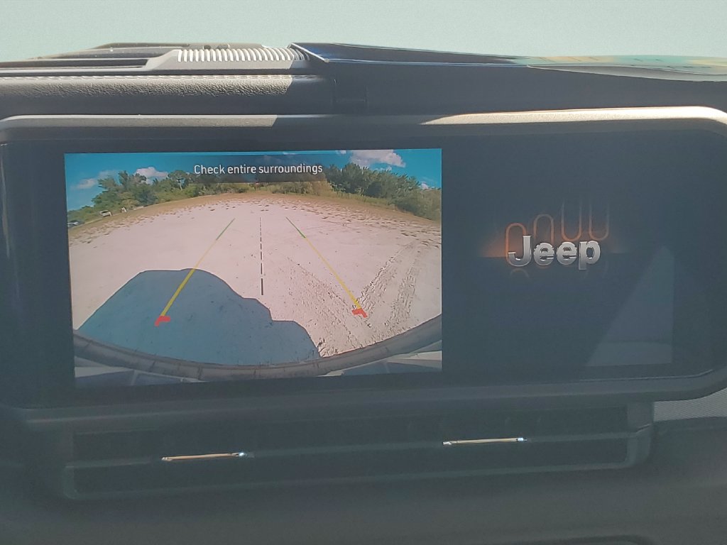 Used 2025 Jeep Wrangler Unlimited Sahara AWD/4WD image 19