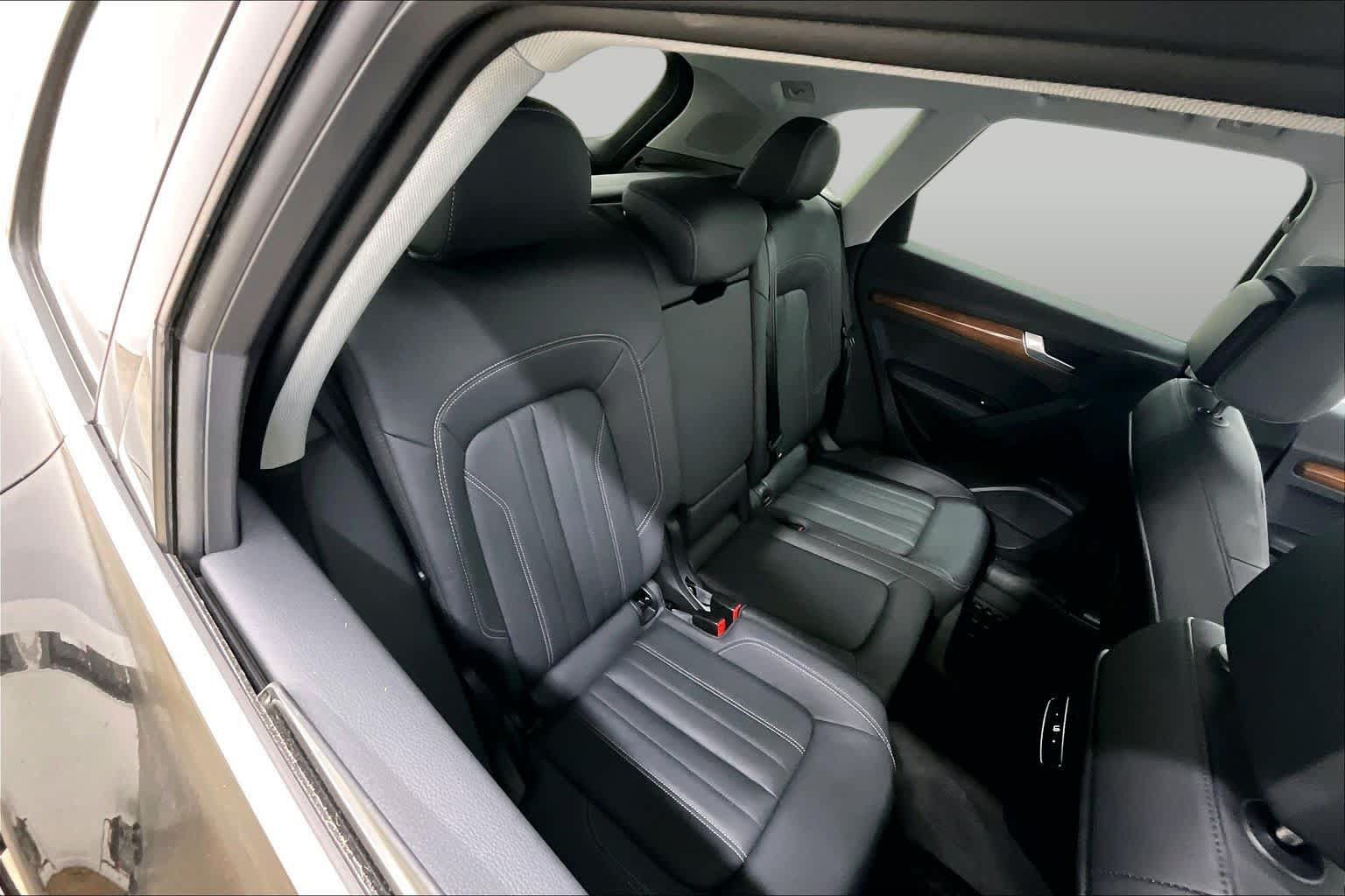 Used 2023 Audi Q5 2.0T Premium Plus w/ Premium Plus Package AWD/4WD image 19