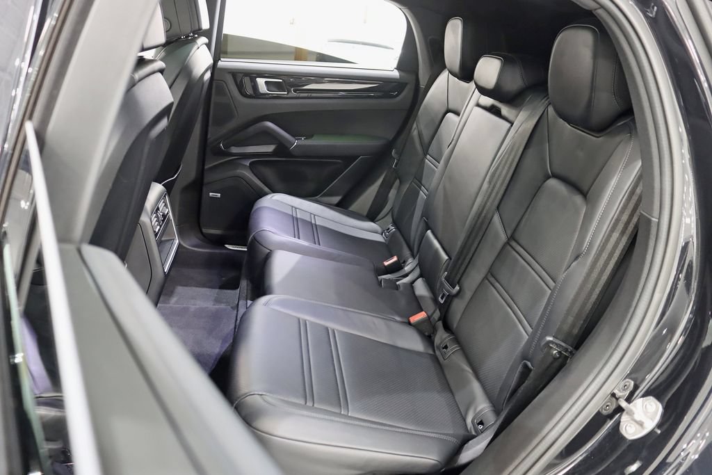 Used 2022 Porsche Cayenne S AWD/4WD image 31