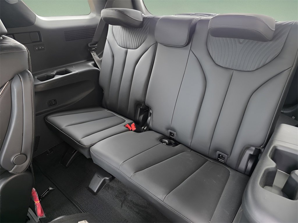 Certified 2025 Hyundai Palisade Calligraphy image 9