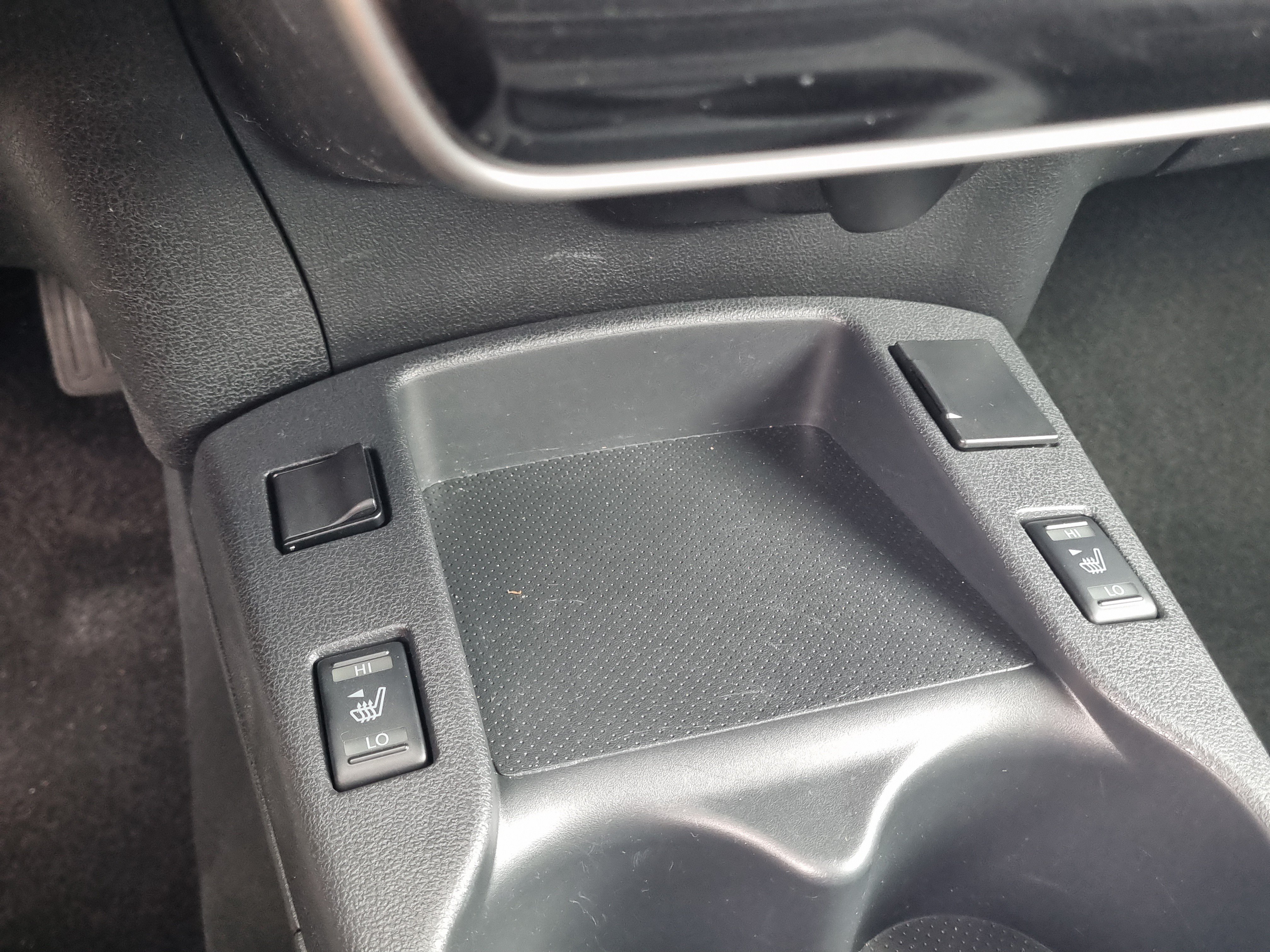 Used 2015 Nissan Leaf SL FWD image 30