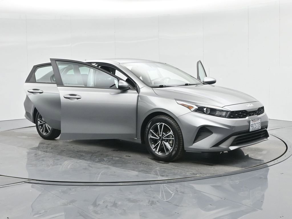 Used 2022 Kia Forte LXS FWD image 33