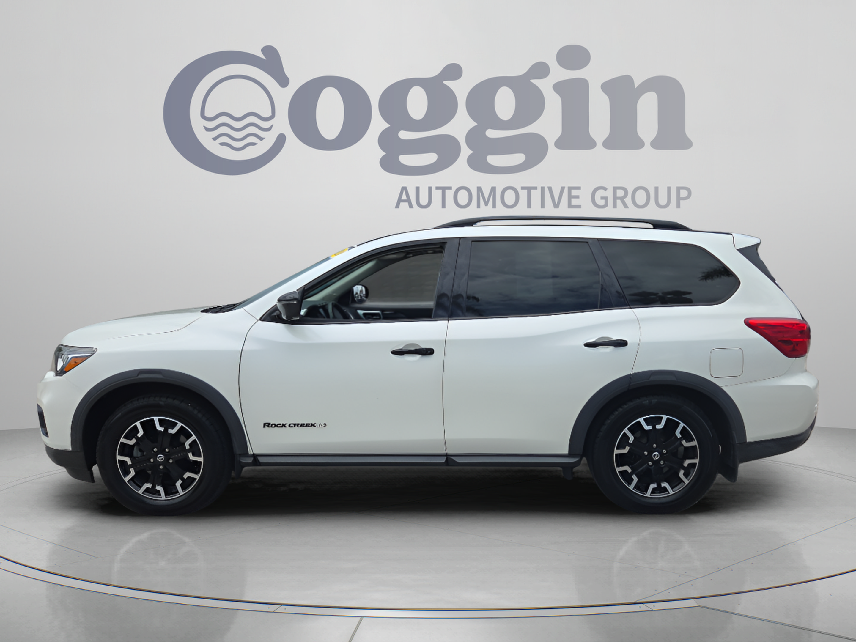 Used 2020 Nissan Pathfinder SL AWD/4WD image 2