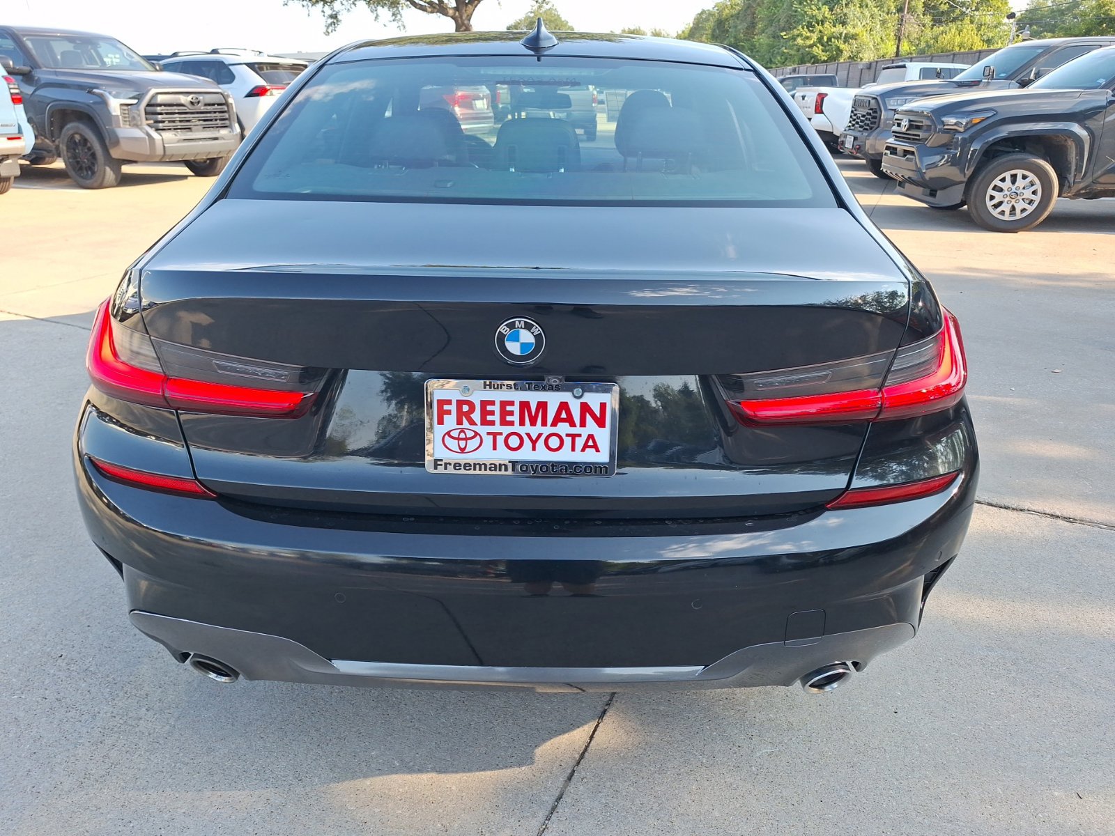 Used 2020 BMW 330i Sedan w/ M Sport Package RWD image 5